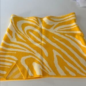 Double Zero Yellow and White Zebra Print Skirt m
